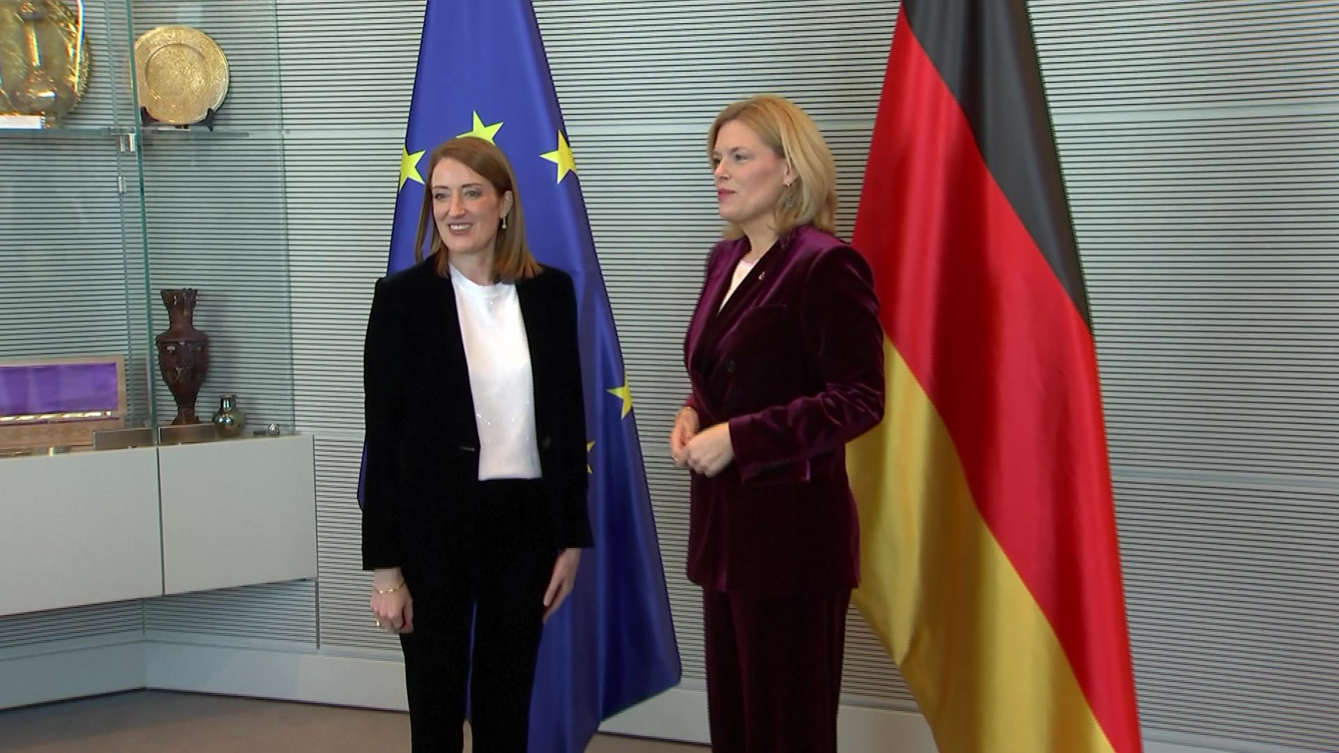 Official visit by Roberta METSOLA, EP President to Berlin (Germany) - Meeting with Julia KLÖCKNER, President of the German Parliament (Bundestag): arrival and meeting